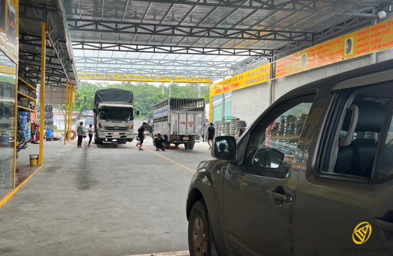 cứu hộ lốp tận nơi